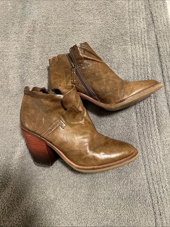 Kelsi Dagger Shoes - Women’s Brown Leather Ankle Booties with Stacked Heel